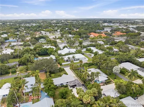 View/Area - 807 SE Weir St, Stuart, FL 34994 photo 2 of 5