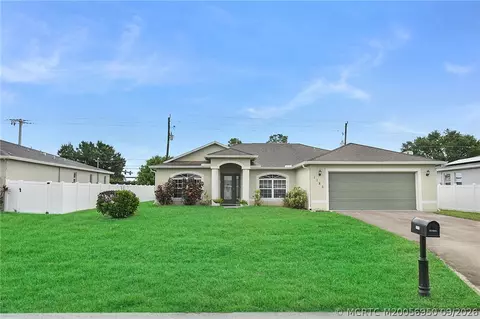 1185 SW Janette Ave, Port Saint Lucie, FL 34953