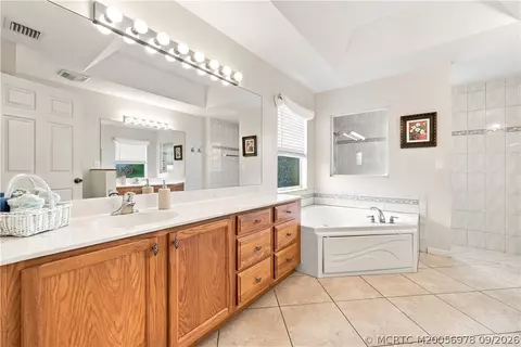 Bath - 4081 SE Newton St, Stuart, FL 34997 photo 1 of 5