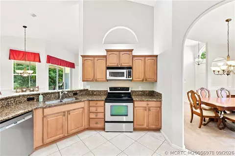 Kitchen - 4081 SE Newton St, Stuart, FL 34997 photo 3 of 4