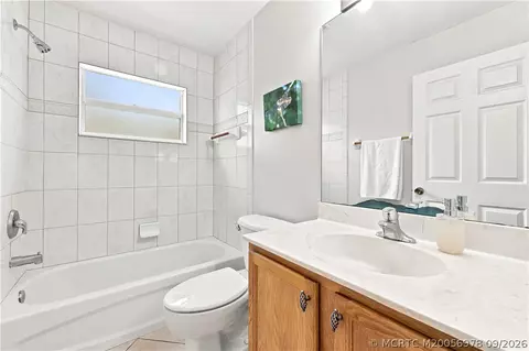 Bath - 4081 SE Newton St, Stuart, FL 34997 photo 5 of 5