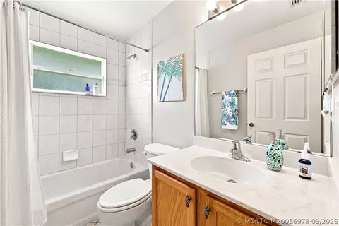 Bath - 4081 SE Newton St, Stuart, FL 34997 photo 4 of 5