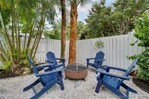 Exterior - 1002 SE Riverside Dr, Stuart, FL 34996 photo 13 of 15