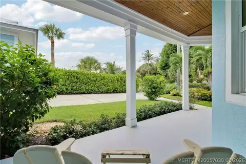 Exterior - 1002 SE Riverside Dr, Stuart, FL 34996 photo 6 of 15