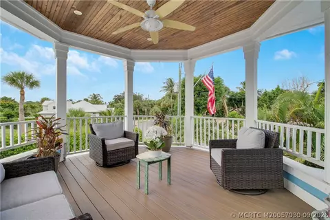 Exterior - 1002 SE Riverside Dr, Stuart, FL 34996 photo 9 of 15