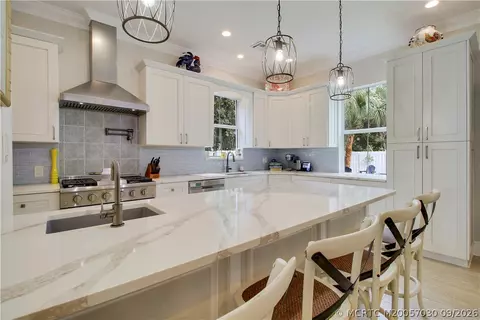 Kitchen - 1002 SE Riverside Dr, Stuart, FL 34996 photo 4 of 8
