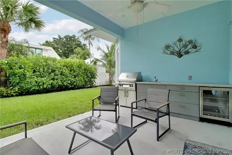 Exterior - 1002 SE Riverside Dr, Stuart, FL 34996 photo 15 of 15