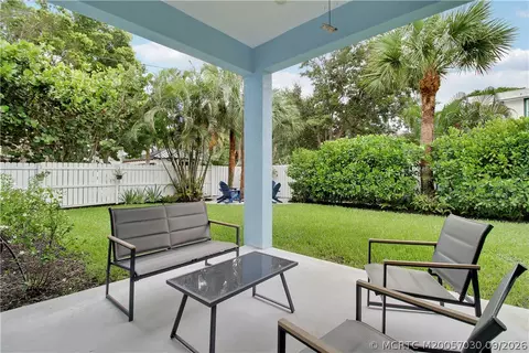 Exterior - 1002 SE Riverside Dr, Stuart, FL 34996 photo 14 of 15