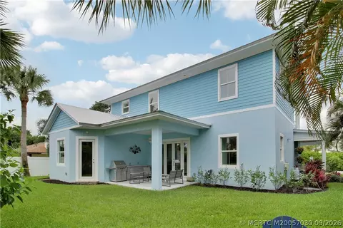 Exterior - 1002 SE Riverside Dr, Stuart, FL 34996 photo 10 of 15