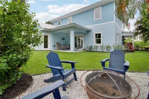 Exterior - 1002 SE Riverside Dr, Stuart, FL 34996 photo 12 of 15