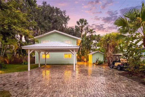 Exterior - 615 SW Rustic Cir, Stuart, FL 34997 photo 5 of 19