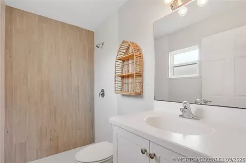 Bath - 5179 SE Jack Ave, Stuart, FL 34997 photo 1 of 2