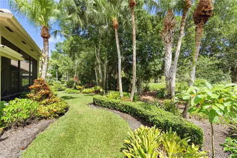 Exterior - 3663 SE Cambridge Dr, Stuart, FL 34997 photo 3 of 6