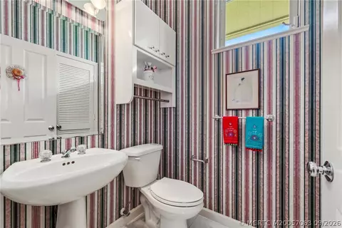 Bath - 3663 SE Cambridge Dr, Stuart, FL 34997 photo 3 of 4