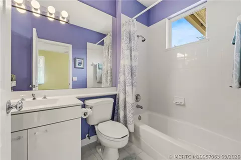 Bath - 3663 SE Cambridge Dr, Stuart, FL 34997 photo 4 of 4