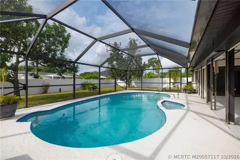 160 SE Duxbury Ave, Port Saint Lucie, FL 34983