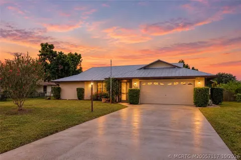 160 SE Duxbury Ave, Port Saint Lucie, FL 34983