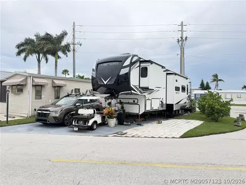 1027 Nettles Blvd, Jensen Beach, FL 34957