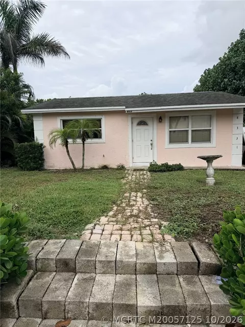8331 SE Lundy St, Hobe Sound, FL 33455