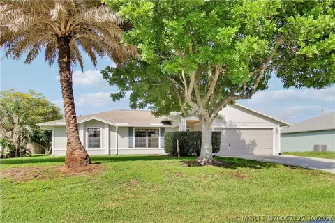 4586 SW Calloway St, Port Saint Lucie, FL 34953
