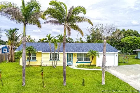 1357 SE Oakmont Ln SE, Port Saint Lucie, FL 34952