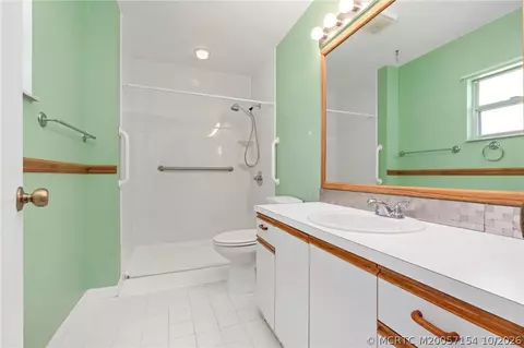 Bath - 7130 SE Lillian Ct, Stuart, FL 34997 photo 3 of 3