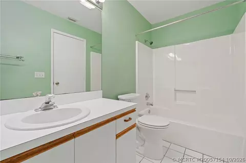 Bath - 7130 SE Lillian Ct, Stuart, FL 34997 photo 2 of 3