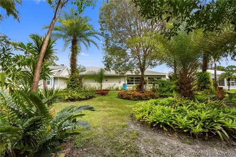 Exterior - 7130 SE Lillian Ct, Stuart, FL 34997 photo 7 of 10