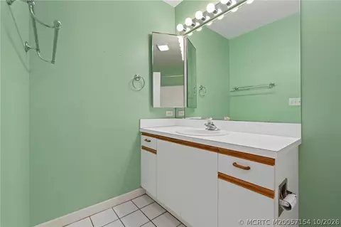 Bath - 7130 SE Lillian Ct, Stuart, FL 34997 photo 1 of 3