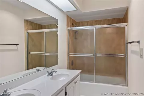 Bath - 2370 NE Ocean Blvd #C305, Stuart, FL 34996 photo 1 of 3