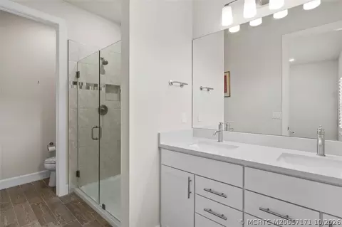 Bath - 1810 SE Ocean Cove Way, Stuart, FL 34996 photo 2 of 3