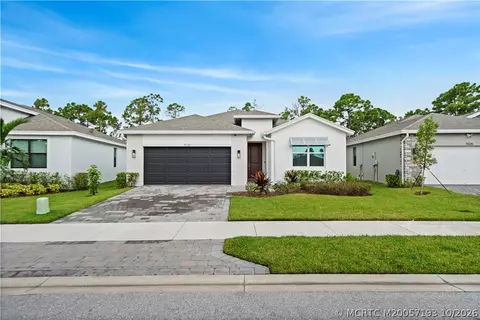 Exterior - 7030 SE Park Trace Dr, Stuart, FL 34997 photo 3 of 10