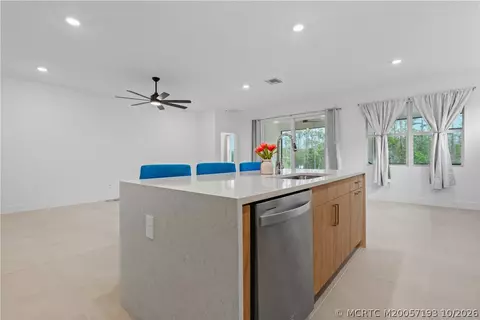 Kitchen - 7030 SE Park Trace Dr, Stuart, FL 34997 photo 8 of 8