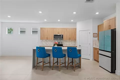 Kitchen - 7030 SE Park Trace Dr, Stuart, FL 34997 photo 6 of 8