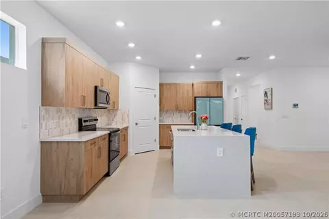 Kitchen - 7030 SE Park Trace Dr, Stuart, FL 34997 photo 3 of 8