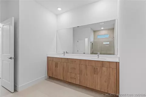 Bath - 7030 SE Park Trace Dr, Stuart, FL 34997 photo 4 of 4