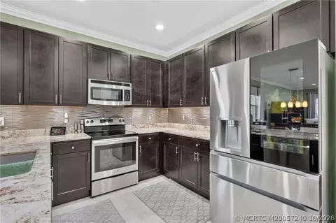 Kitchen - 615 SW Glen Crest Way, Stuart, FL 34997 photo 5 of 6