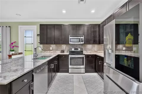 Kitchen - 615 SW Glen Crest Way, Stuart, FL 34997 photo 3 of 6