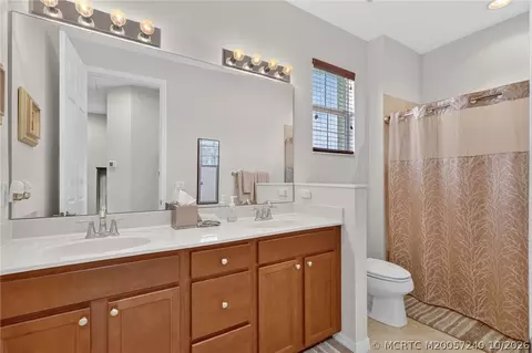 Bath - 615 SW Glen Crest Way, Stuart, FL 34997 photo 4 of 4