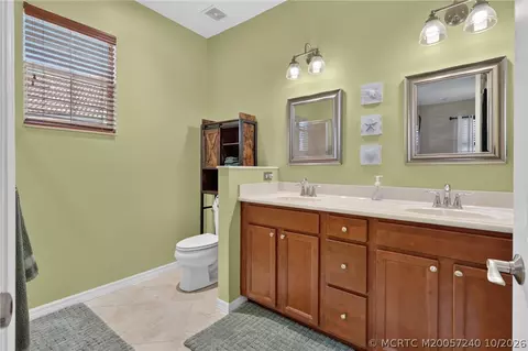Bath - 615 SW Glen Crest Way, Stuart, FL 34997 photo 2 of 4