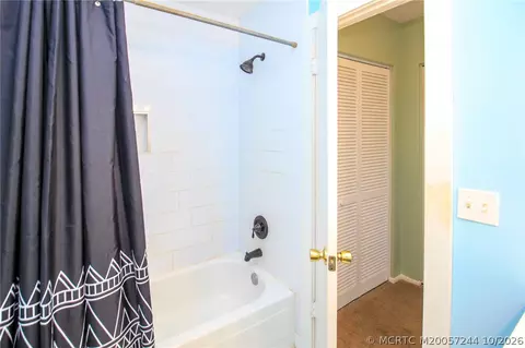 Bath - 800 NW Fork Rd #3-12, Stuart, FL 34994 photo 2 of 3