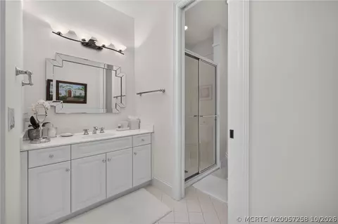 Bath - 6600 SE Barrington Dr, Stuart, FL 34997 photo 7 of 11