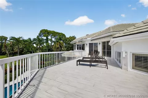 Exterior - 6600 SE Barrington Dr, Stuart, FL 34997 photo 6 of 22