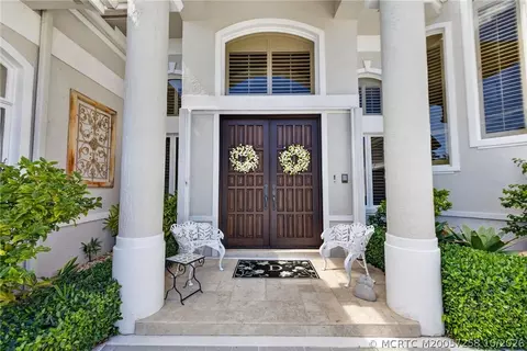 Exterior - 6600 SE Barrington Dr, Stuart, FL 34997 photo 4 of 22