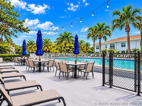 Exterior - 2950 SE Ocean Blvd #7-2, Stuart, FL 34996 photo 3 of 4