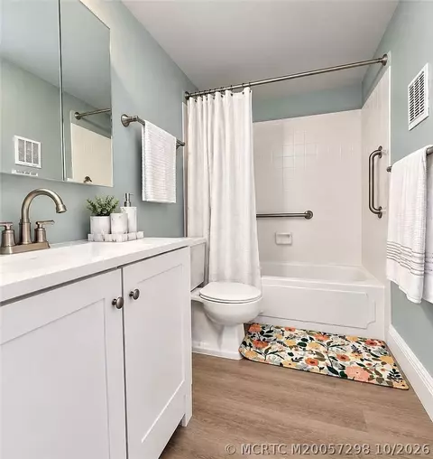 Bath - 2950 SE Ocean Blvd #7-2, Stuart, FL 34996 photo 2 of 2
