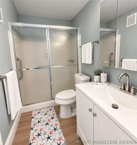 Bath - 2950 SE Ocean Blvd #7-2, Stuart, FL 34996 photo 1 of 2