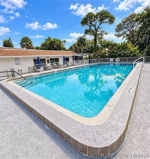 Exterior - 2950 SE Ocean Blvd #7-2, Stuart, FL 34996 photo 4 of 5