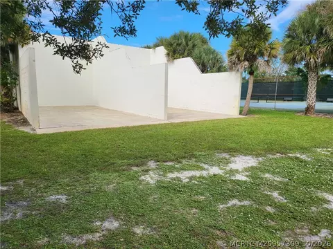 Exterior - 5937 SE Riverboat Dr SE #616, Stuart, FL 34997 photo 8 of 9