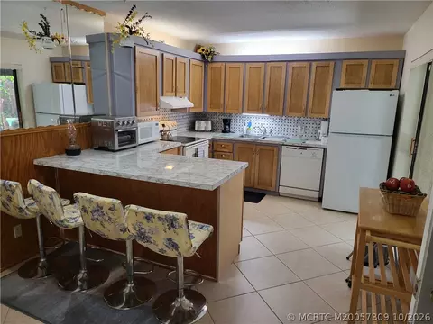 Kitchen - 5937 SE Riverboat Dr SE #616, Stuart, FL 34997 photo 1 of 3